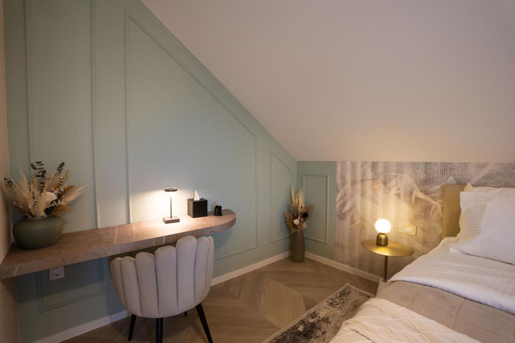 Kalan Boutique Stay Zirovnica Phòng bức ảnh