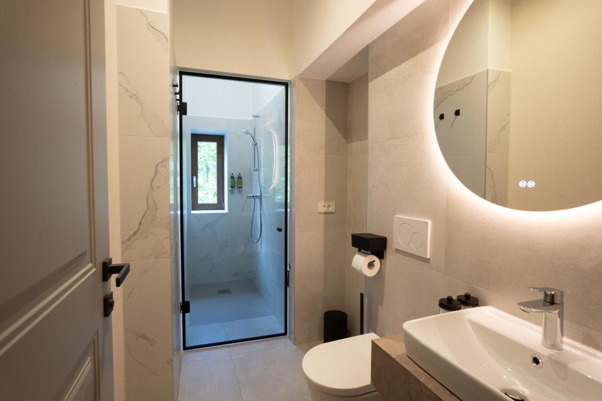 Kalan Boutique Stay Zirovnica Phòng bức ảnh